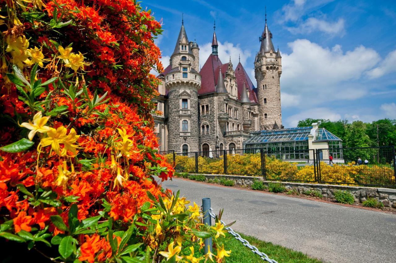 Moszna Zamek Hotel Exterior photo